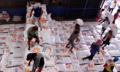 Dialog: Kisruh Kebijakan Impor Beras