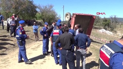 Kütahya Traktör Devrildi 18 Yaşındaki Ayşegül ile 7 Aylık Yeğeni Öldü