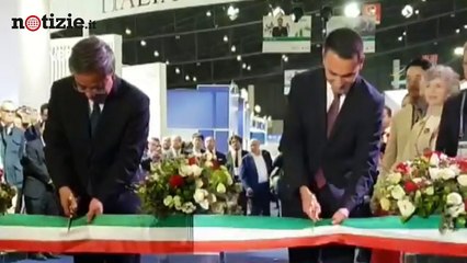 Economy o business class? Svelata la mezza bufala su Di Maio | Notizie.it