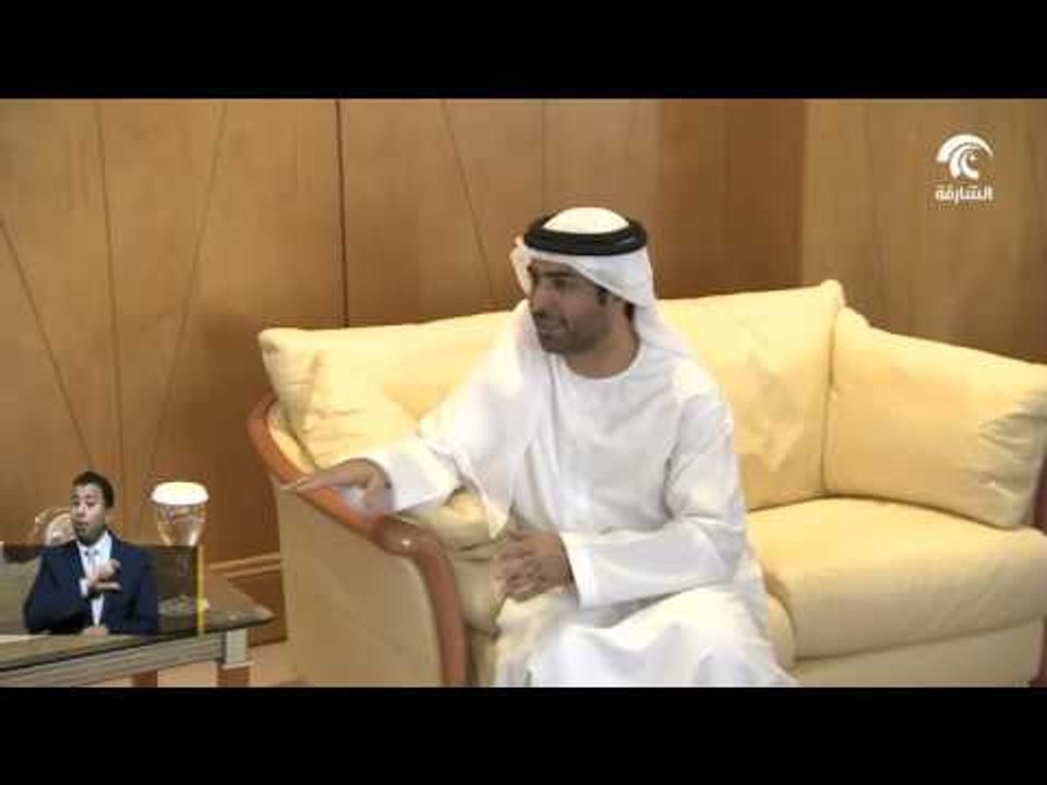 حاكم الشارقة يلتقي رئيس أكاديمية فنون الأداء في جامعة سري البريطانية