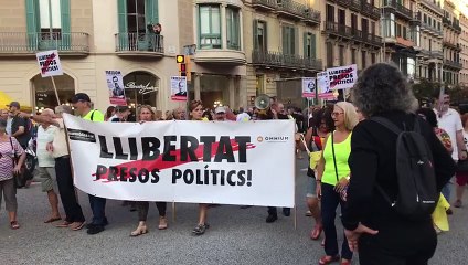 Concentració davant el Departament d'Economia pel 20-S