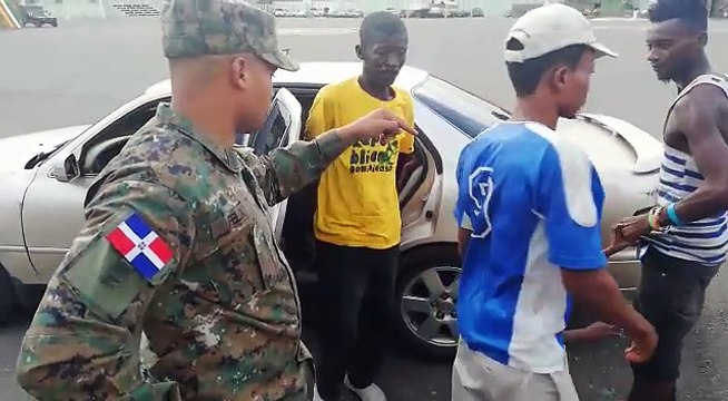 18 personnes dans une voiture (République dominicaine)