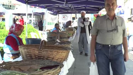 Köy Ürünleri Tezgahlarına Vatandaşlardan Yoğun İlgi