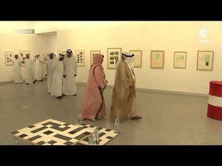 حاكم الشارقة يفتتح المعرض الاستعادي " فنان العمل الواحد " .