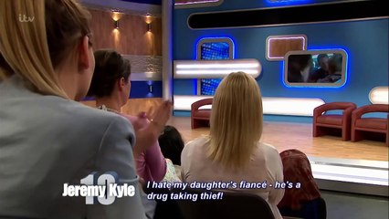 Jeremy Tries to Patch Up a Broken Family | The Jeremy Kyle Show