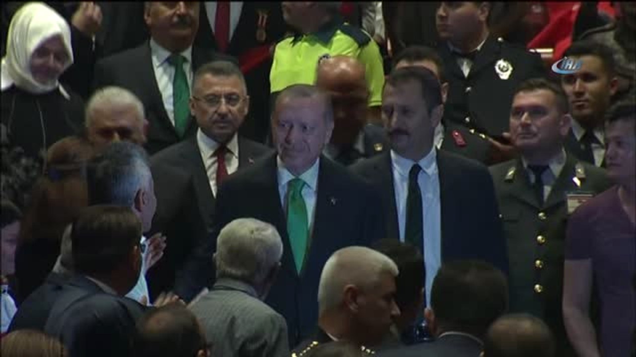 Cumhurbaşkanı Erdoğan: "Bundan Sonra Bu Ülkede Dolarla veya Euro ile Kira Falan Yok. Türk Lirası...