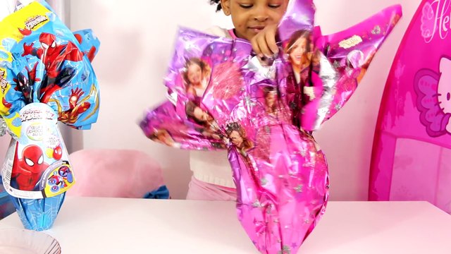 OEUFS SURPRISES MAXI VIOLETTA ET SPIDERMAN AVEC FOU RIRE UNBOXING EASTER EGGS (2)