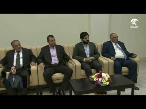 حاكم الشارقة يلتقي نخبة من شعراء فلسطين يشاركون في ملتقى الشعر الشعبي .