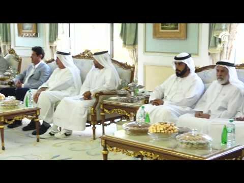 رئيس الدولةيستقبل محمد بن زايد والشيوخ بمقر إقامته في إيفيان