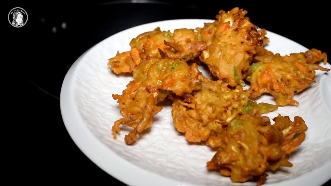 Noodles Pakora Recipe - Quick & Easy Maggi Pakoda Crispy Noodles Pakora - Special Ramadan Recipe