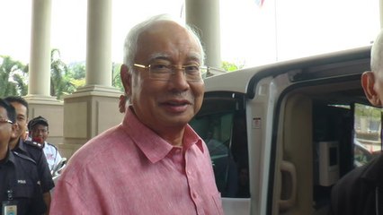 Najib posts first RM1mil of RM3.5mil bail