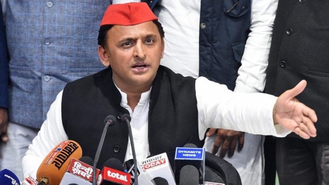 Akhilesh Yadav Government में हुई 97000 Crore की लूट, CAG ने लगाया आरोप | वनइंडिया हिंदी