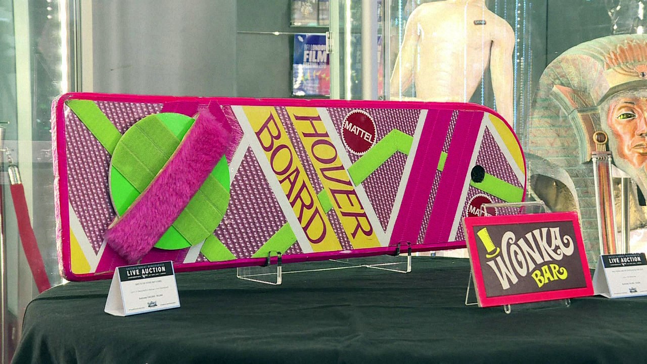 D'Indiana Jones à Star Wars, des accessoires de films cultes en vente à Londres