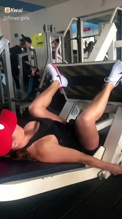 A hot girl workout in gym