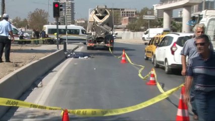 Beton mikseri mendil satıcısını ezdi