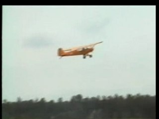 Démo aérienne Piper Cub et Adémaï aviateur