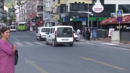 Yaşlı çifti dolandırmaya çalışan çeteyi polis ekiplerinin dikkati ele verdi