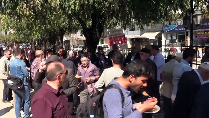 Cemaate ahilik pilavı ikram edildi - ÇORUM