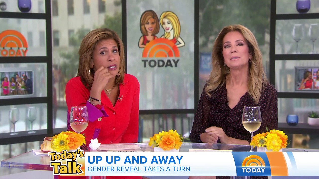 Gender reveal goes hilariously wrong when balloon floats away