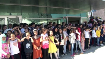 İş dünyasının iki dev eseri hizmete açıldı