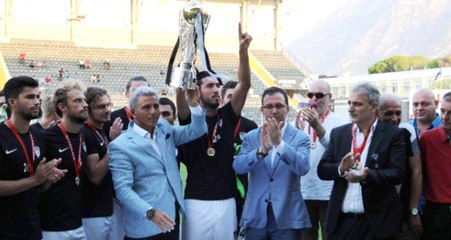 Manisaspor'un Kasap Borcu, Kupalarına Haciz Getirdi