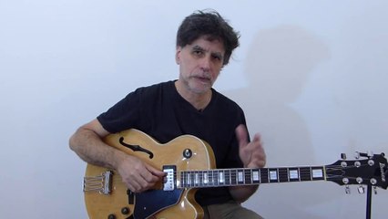Slash Chords, una triada, doce bajos posibles, Modos y análisis