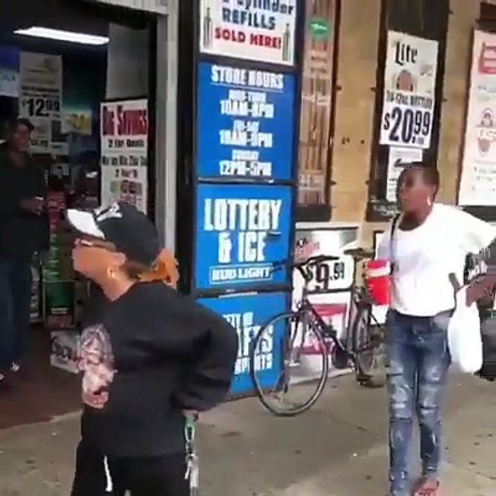 Dont mess with the old lady | Grandma fighting...