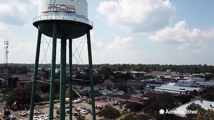 Residents in Conway race against flood to save belongings