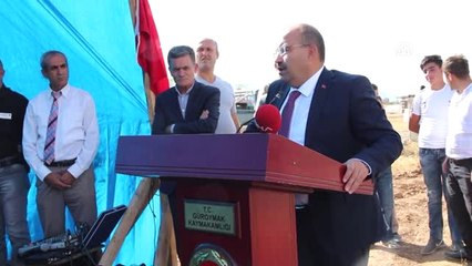 Vali Ustaoğlu, Temel Atma Törenine Katıldı