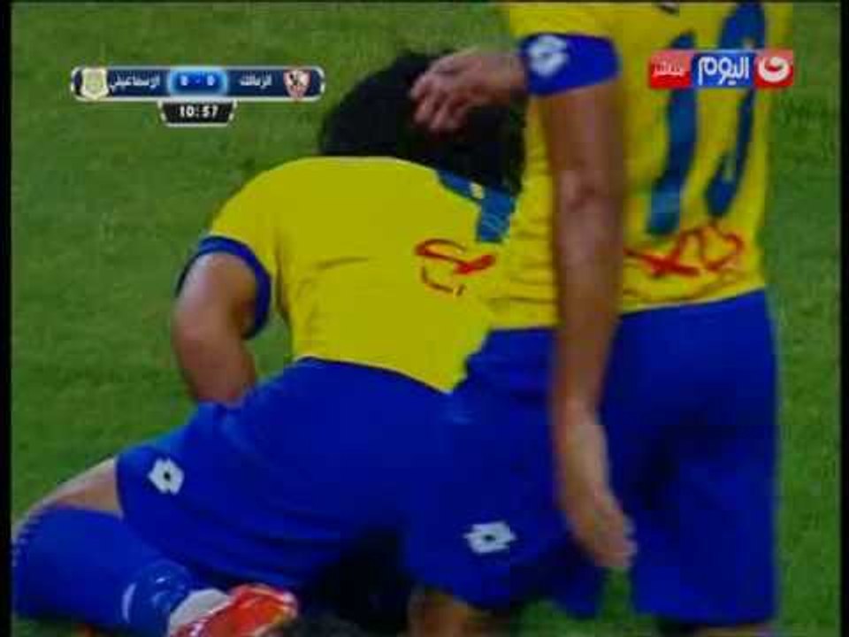 كأس مصر 2016 - تدخل عنيف من "طارق حامد" على لاعب الاسماعيلي ويعترض على قرار الحكم
