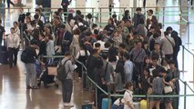 고향 대신 해외로...인천공항 '북적' / YTN