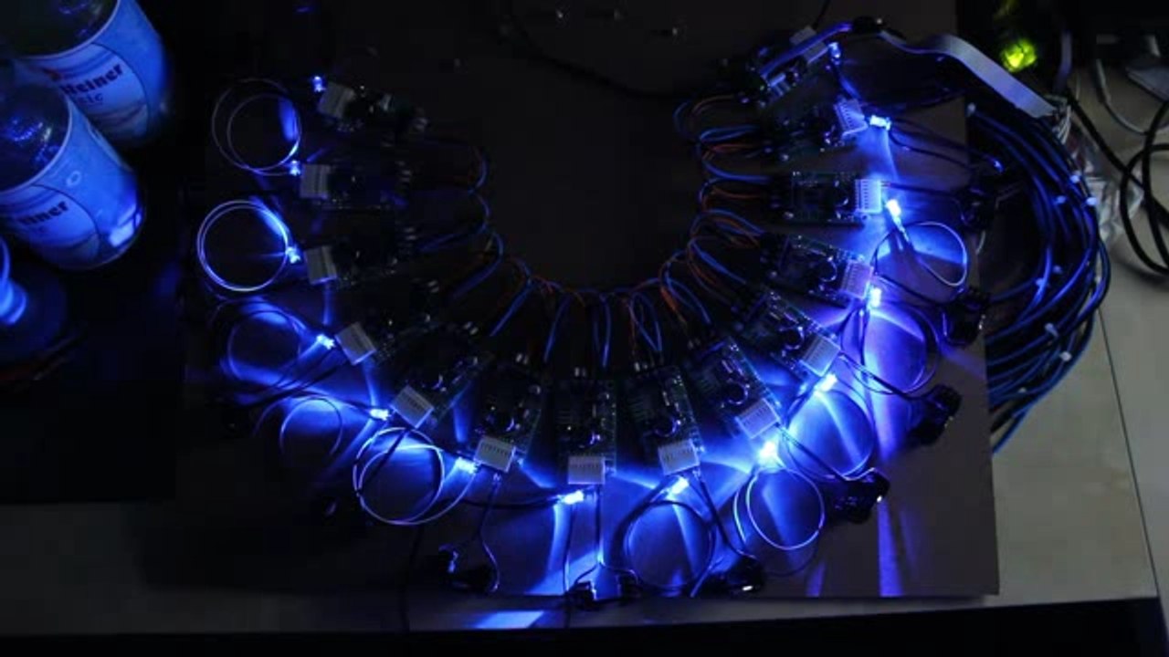 Treppenlauflicht - Testbetrieb auf einer Holzplatte