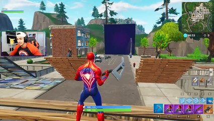 Spiderman challenges 3 noobs to a 1v3 in Playground! (INSANE BUILD BATTLES)