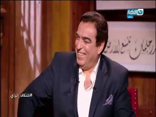 محمود سعد يهدى سلسلة مفاتيح باب الخلق لـجورج قرداحى فى اولى حلقات البرنامج