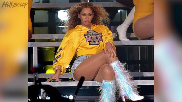 Kanye West Gets In The Middle Of Cardi B & Nicki Minaj: Fan’s Fear Justin Bieber Is On Meth | MOTW