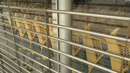 추석 전날인 내일 대형마트 대부분 휴업 / YTN