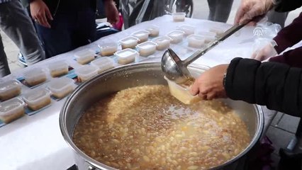 Hollanda'da Müslümanlardan Pazar Alanında Aşure İkramı - Rotterdam