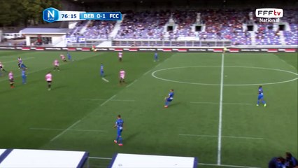 Énorme occasion sur ce coup franc!