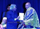 Ustad Bismillah Khan  awarded by Dr. APJ Adbul Kalam at Sangeet Natak Akademi