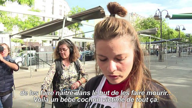 Action antispéciste devant des boucheries parisiennes
