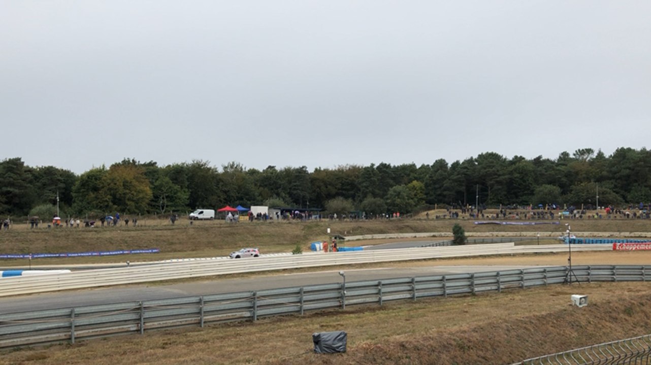 À Mayenne. Un public au rendez-vous pour la 8e manche du Championnat de France de rallycross