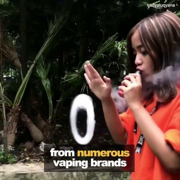 Voici la reine du Vaping et des ronds de fumée!