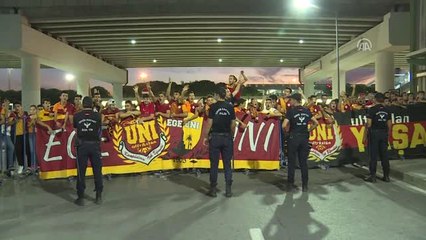 Galatasaray Kafilesi, İzmir'e Geldi