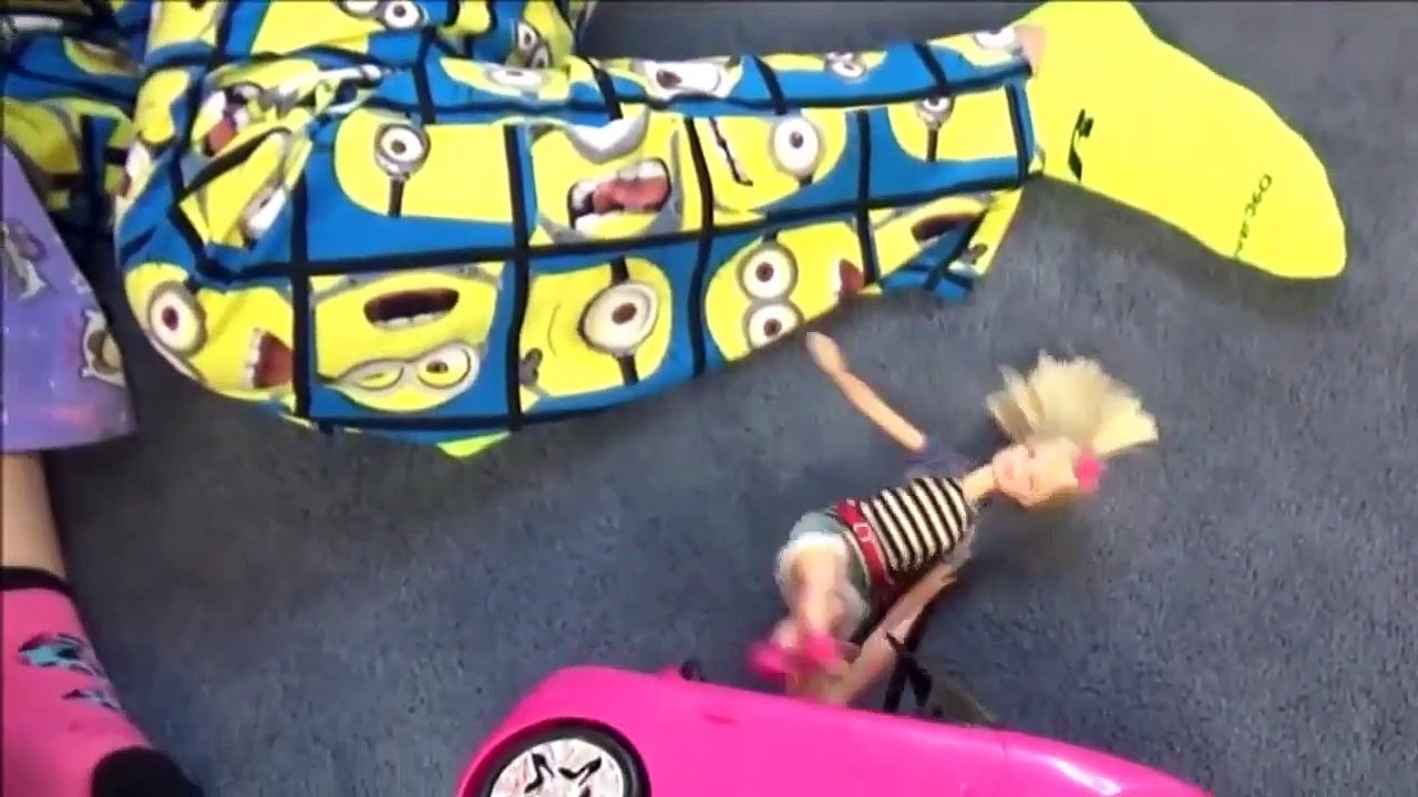 Bad Baby Victoria vs Crybaby Daddy Toy Freaks Annabelle Hidden Eggs