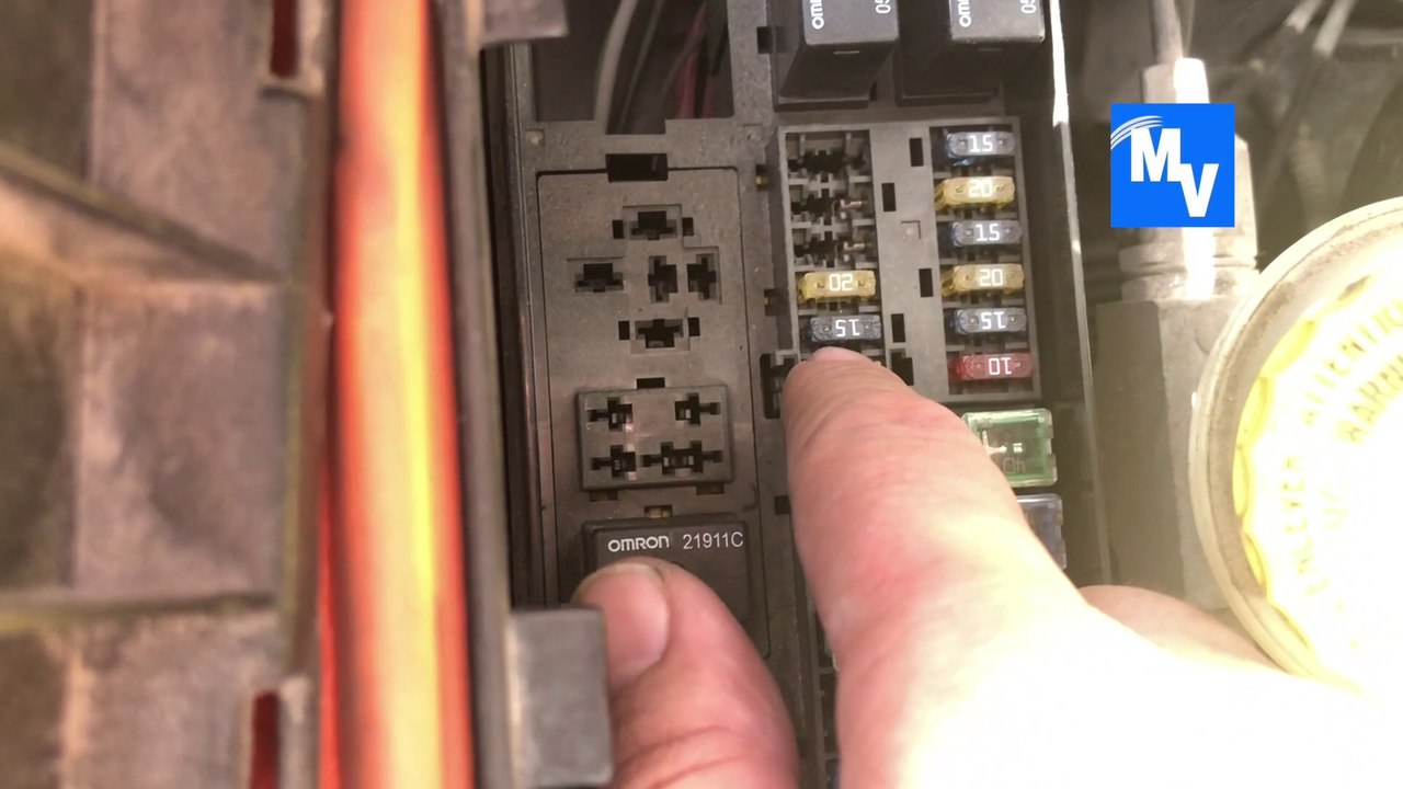 I can't charge my phone in my car, howto fix a cigarette light socket