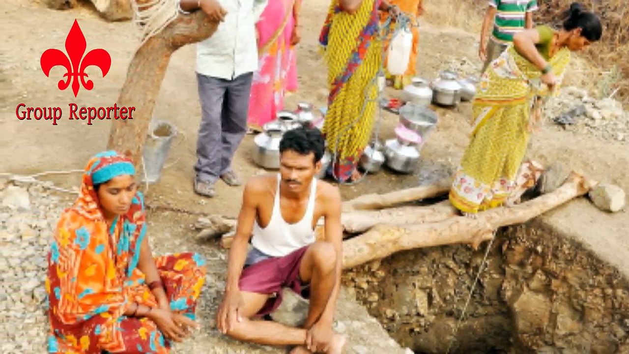 গ্রামের এক যুবতী রমনী কূয়া থেকে জল তুলছিলো পাশ দিয়ে হেঁটে যাচ্ছিলো এক বুড়ো !! অতঃপর কি ঘটলো
