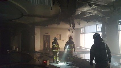 김해 롯데워터파크 화재...70여 명 긴급대피 / YTN