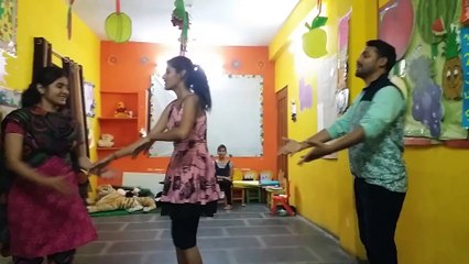 Girls Dance: Badhai ho badhai song dance in marriage function