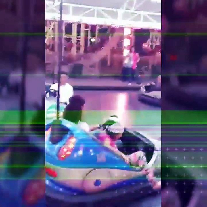 İZMİR FUARI LUNAPARKTA  ÇARPIŞAN ARABALAR ECECEREN