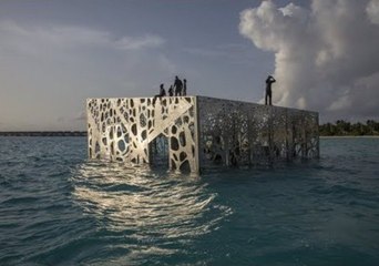 Police Destroy Sculptures Ahead of Maldives Election (File)